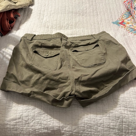 Torrid Military Olive color 3.5” Shorts size 20 EUC. - Picture 2 of 3